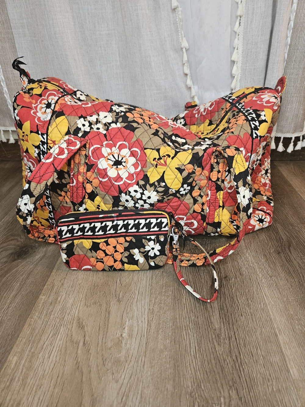Vera Bradlet Bittersweet Retired Duffle Bag W/ matching Wristlet Fall Colors